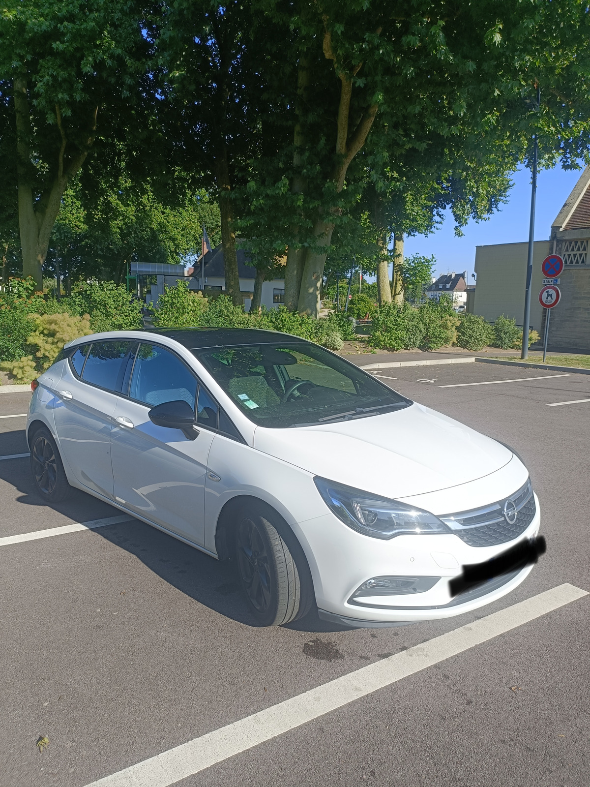 Opel Astra 105 ch | Black edition