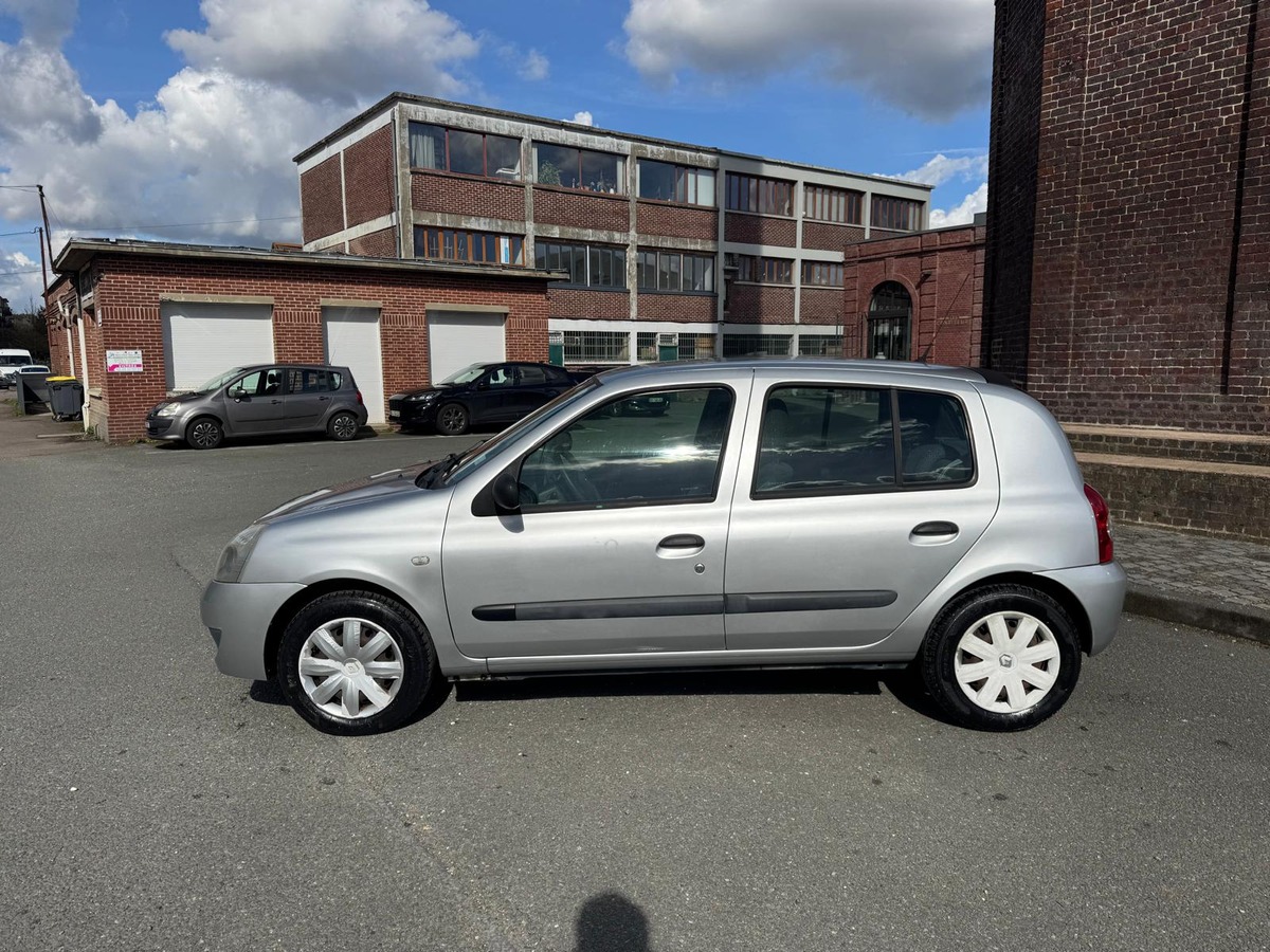 RENAULT Clio II Phase 2 1.2 Campus - 5 portes - Distribution neuve - Garantie