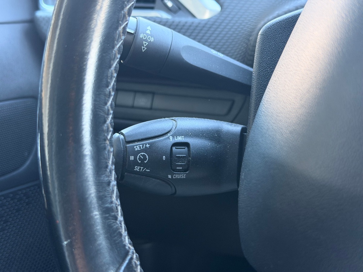 Peugeot 208 Allure 1.2 110 cv BVM5 - Distribution OK / 1ère main