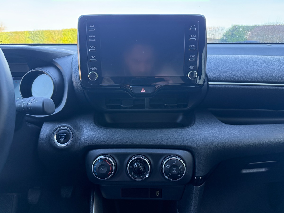 Toyota Yaris 70 VVT-I DESIGN