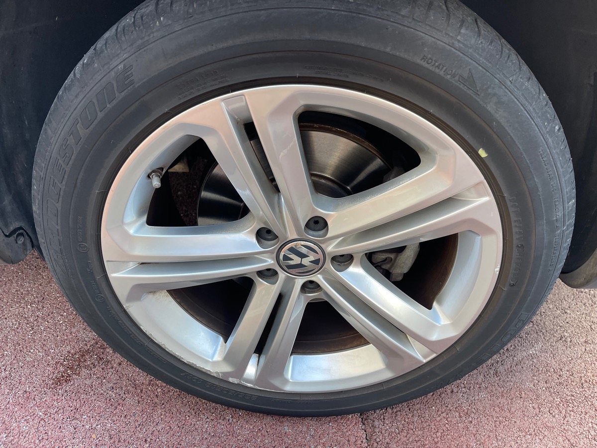 Volkswagen Tiguan 1.4 TSI 150 CV R LINE/ Boîte auto / KM Reel / Toit Ouvrant / Intérieur Cuir