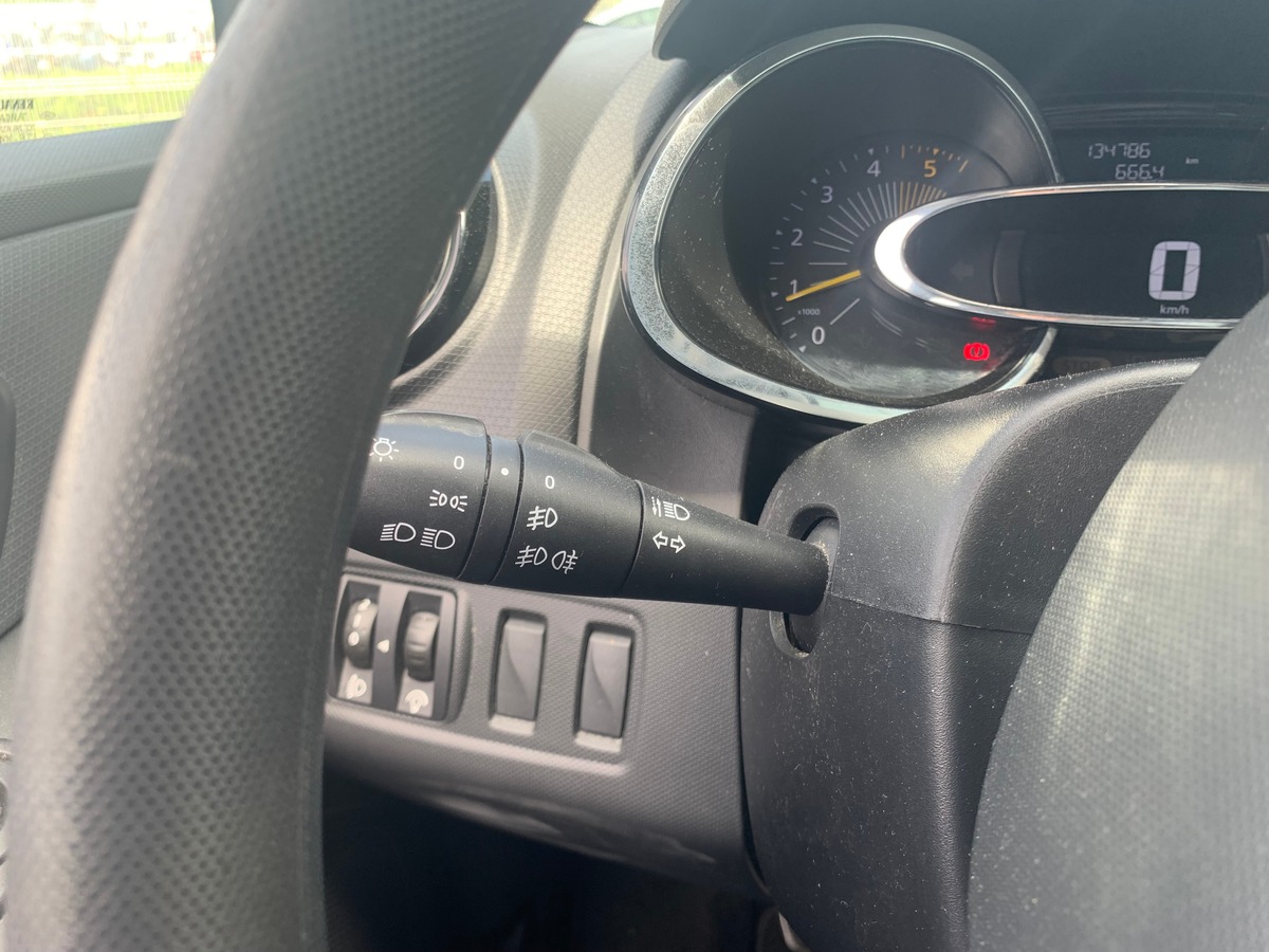 RENAULT Clio IV 75 ch | Air Medianav | 2 Places | Régulateur de vitesse | Climatisation | Bluetooth