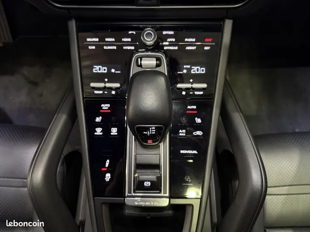 Porsche Cayenne Coupé 3.0 V6 E-HYBRID 462cv
