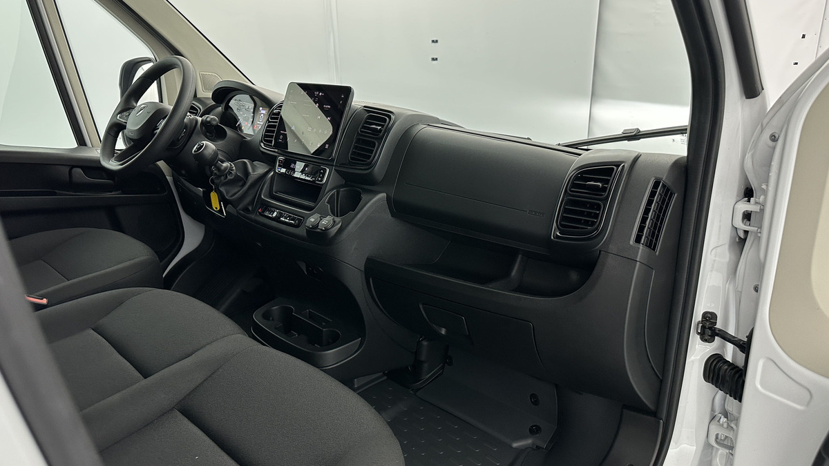 Peugeot Boxer L2H2 3.3 2.2 BlueHDi 140 chevaux | 26100 euros HT | Aide au stationnement arrière