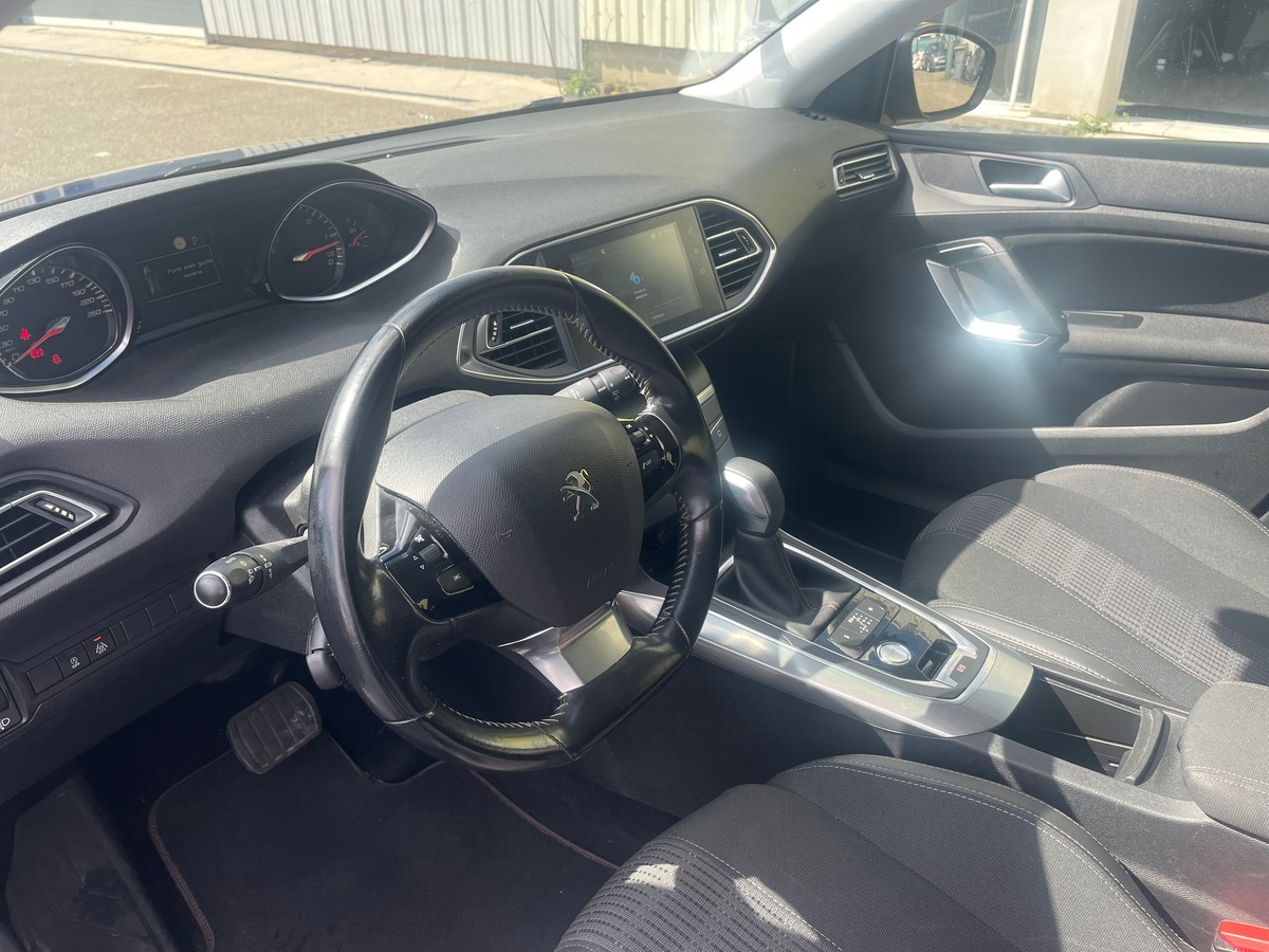 Peugeot 308 1.6 BlueHDi 120 cv RIEN A PREVOIR - CARPLAY - CAMERA DE RECUL - CLIMATISATION AUTO