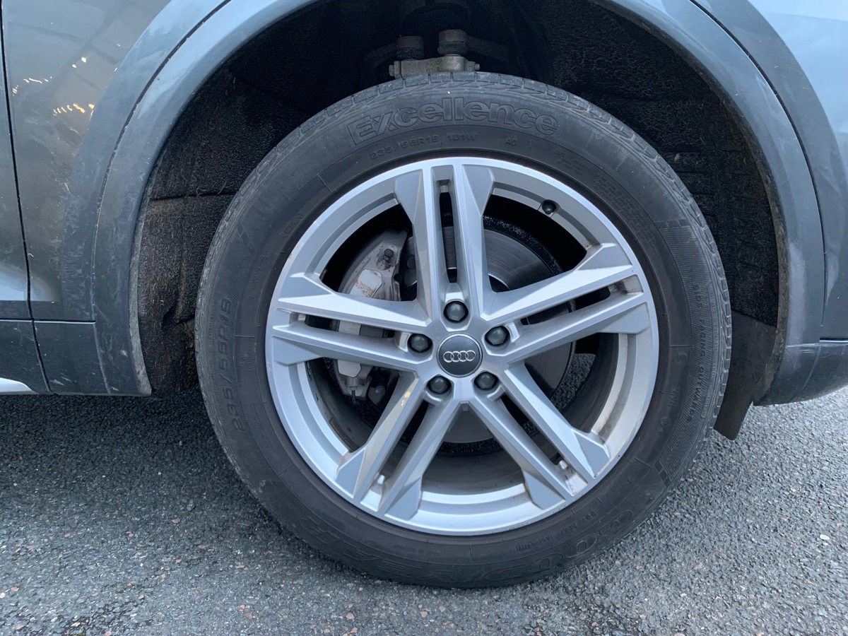 Audi Q5 190 ch | S-line | Virtual Cockpit | Caméra de recul | Coffre électrique | Attelage