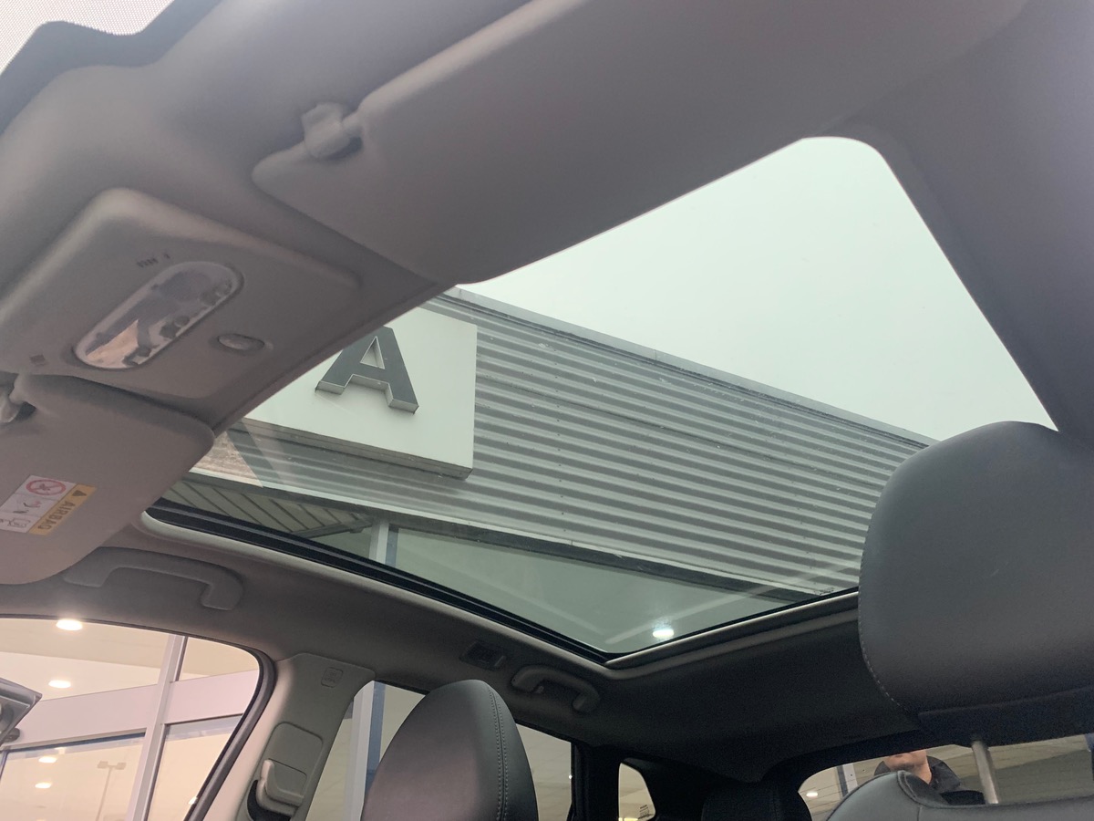 Nissan Qashqai 130 ch | Tekna | Toit Panoramique | Caméra 360° | GPS | Attelage | Barres de Toit