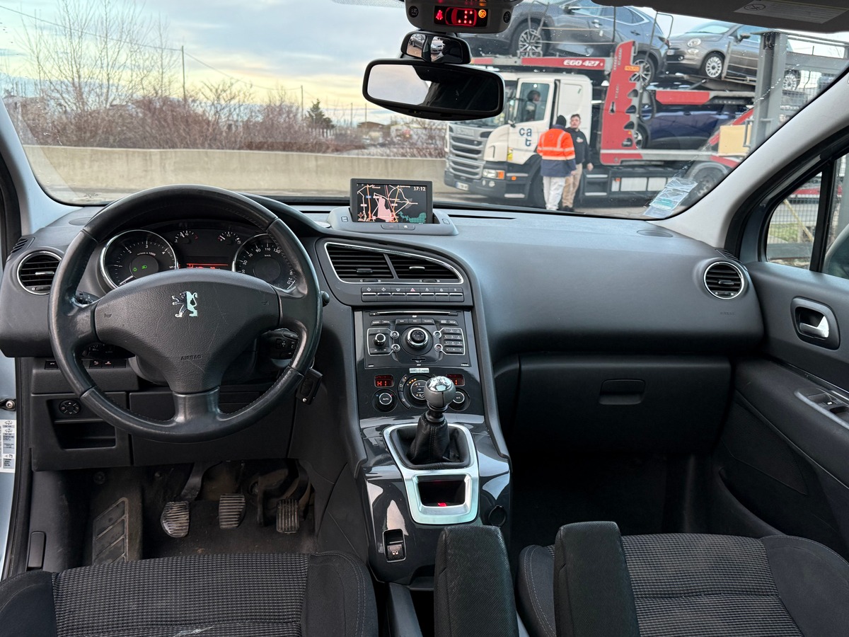 Peugeot 5008 2.0 HDi 16V FAP 150 CH 7 places TOUTES OPTION DISTRIB NEUVE