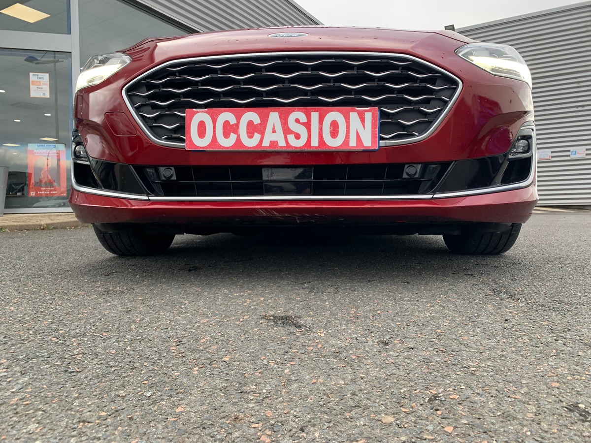 Ford FOCUS SW 120 ch | Vignale | Toit ouvrant panoramique | Apple car play Android auto | Attelage