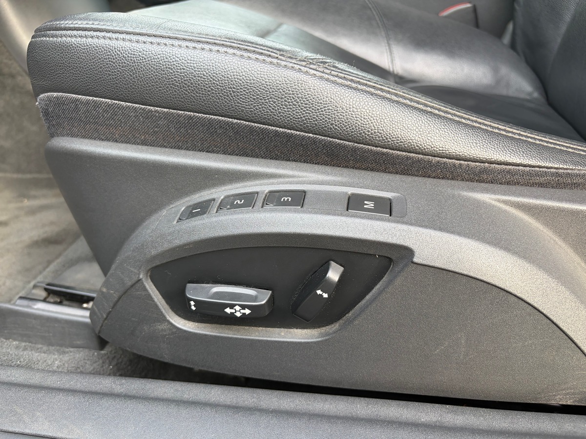 Volvo C70 CC D5 2.4 TDi 180 cv Boîte auto SIÈGE ÉLECTRIQUE A MÉMOIRE - RADAR DE RECUL - FILET