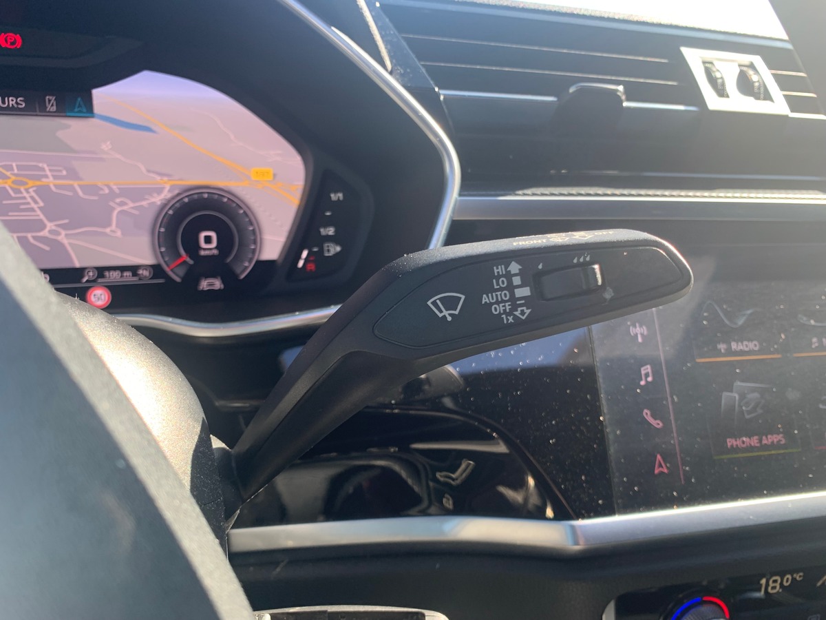Audi Q3 150 ch | S line | Toit ouvrant | Caméra de recul | Apple car play | Attelage | Régulateur