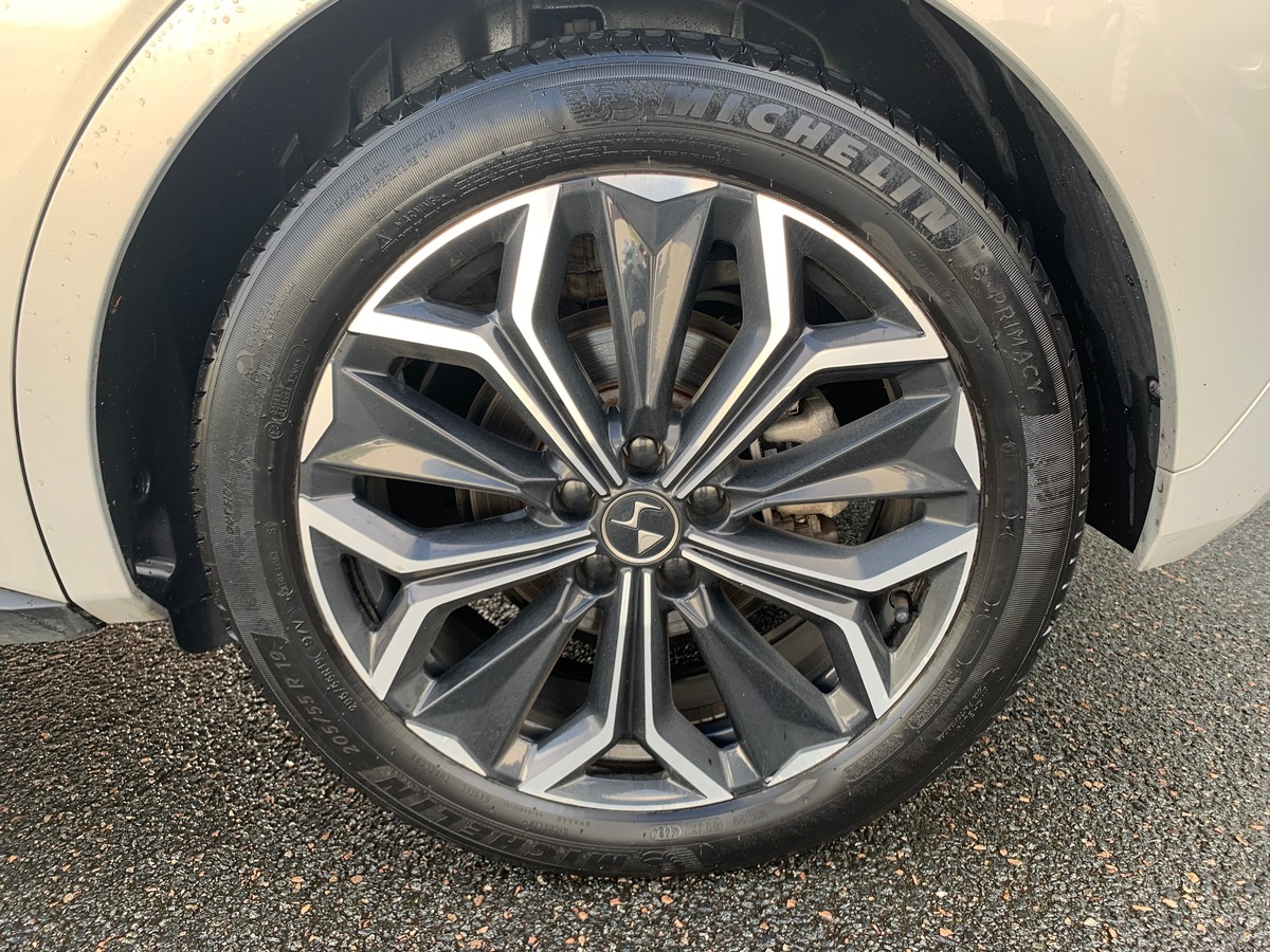 Citroën DS4 225 | Rivoli | Caméra 360° | Apple car Play | Régulateur de vitesse adaptatif | Attelage