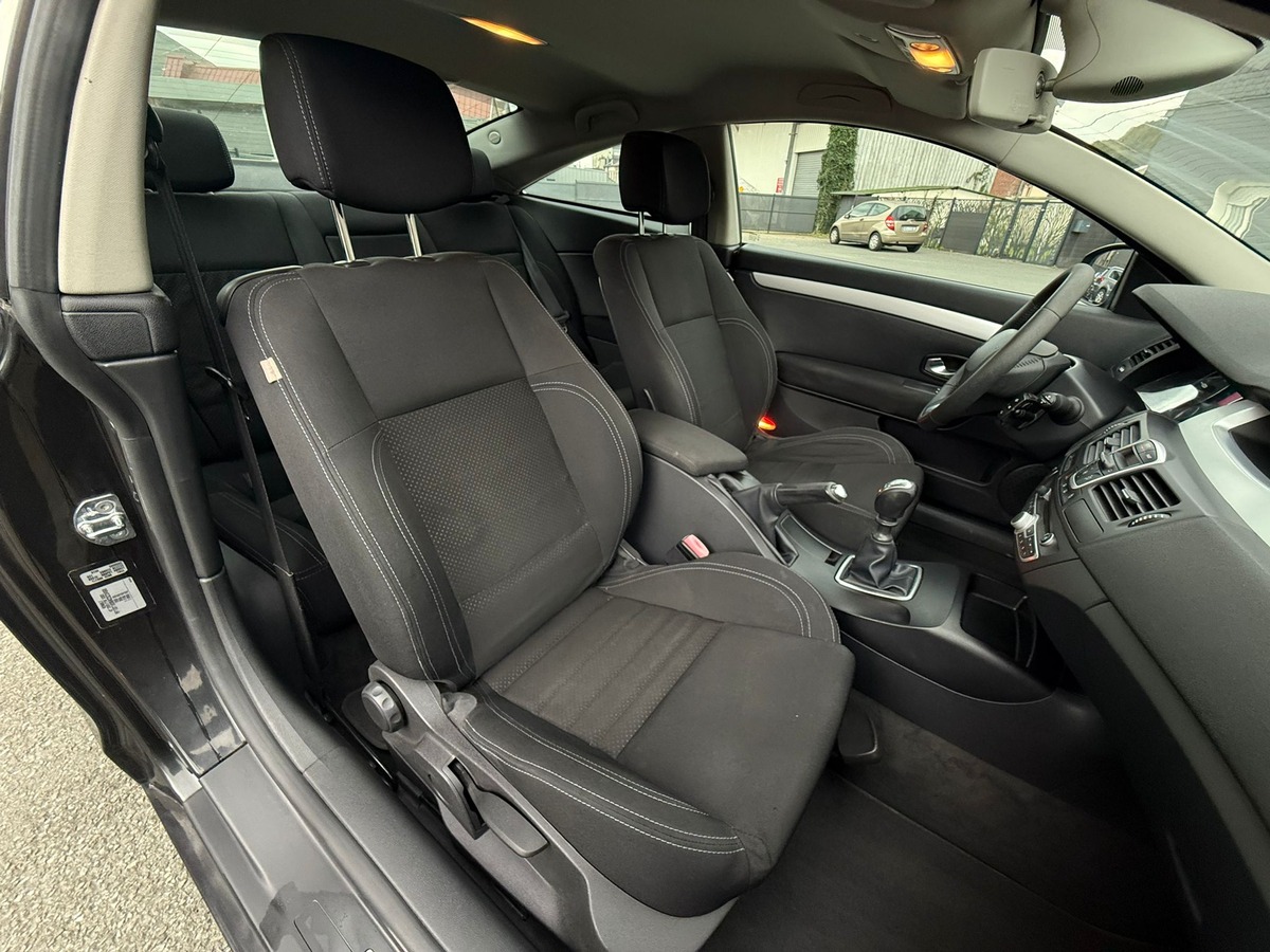 RENAULT Laguna Coupé 2.0 DCI BLACK EDITION / REVISEE / GARANTIE