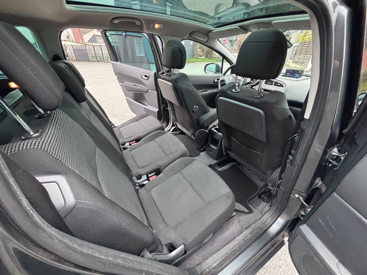 Peugeot 5008 7 places 1.6 HDi 110 Premium Pack - Distribution neuve - Garantie