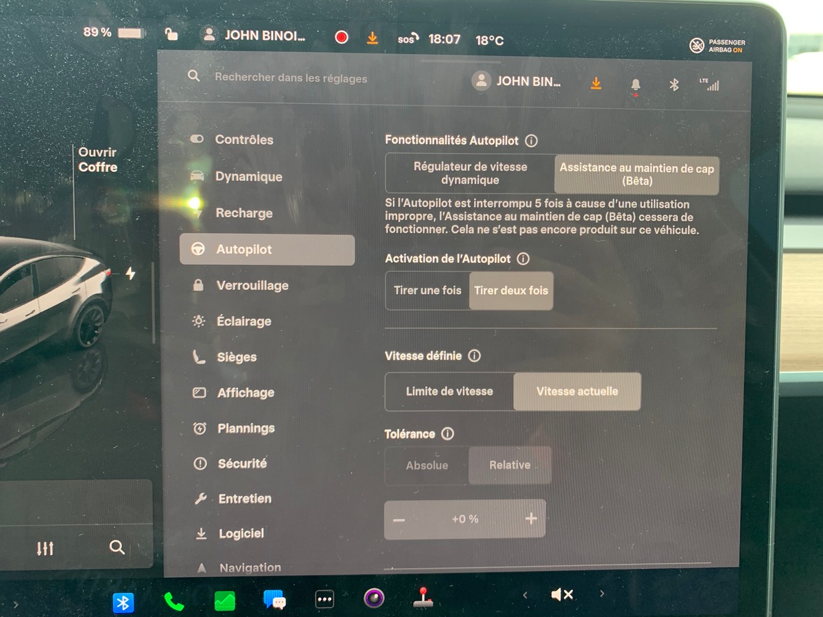 Tesla Model Y 275 chevaux | Premiére MAIN | Standard | Toit panoramique | Cuir | Siéges électriques