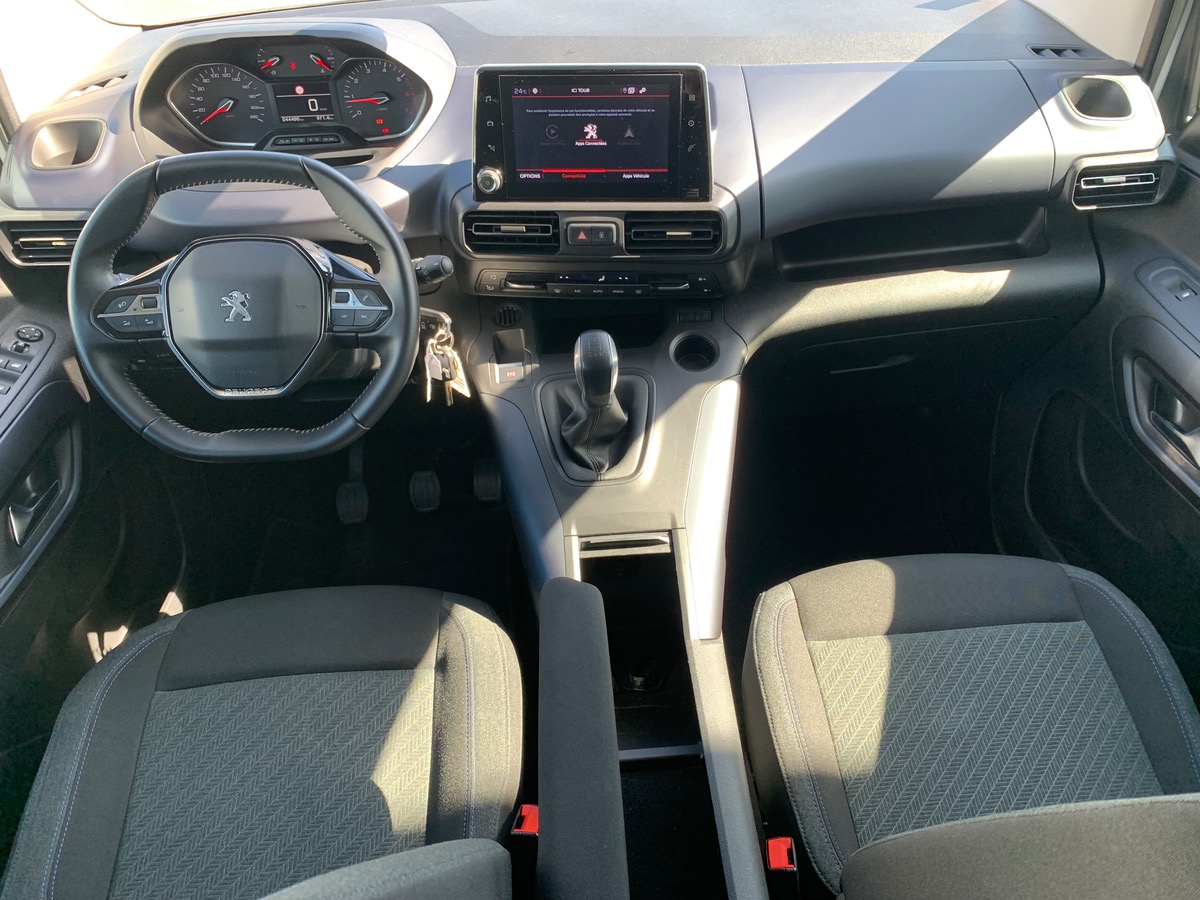 Peugeot Rifter 102 ch | Allure | 7 places | GPS | Roue de secours | Radar de stationnement arriére