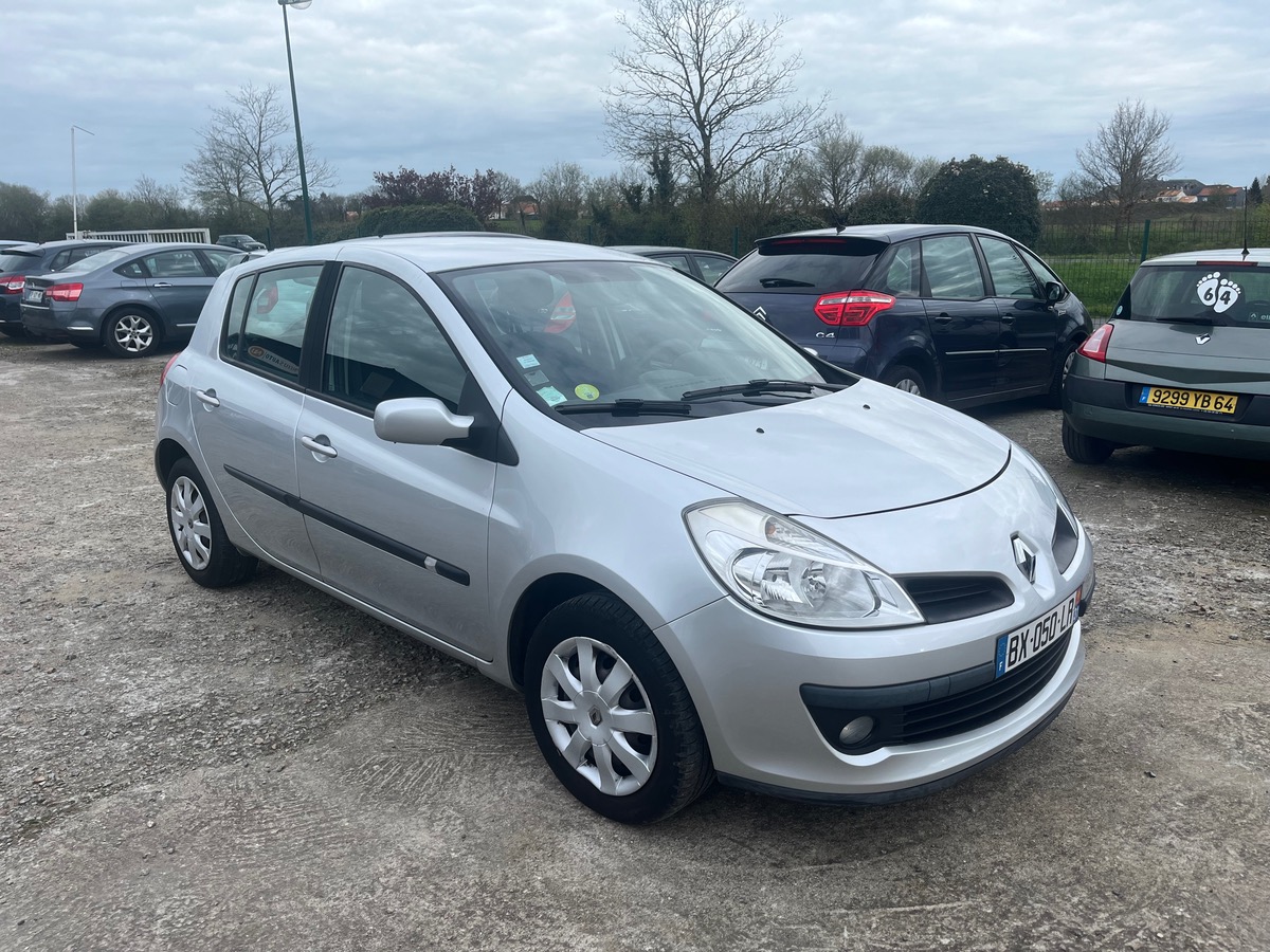 RENAULT Clio 1.2 16v 101548km