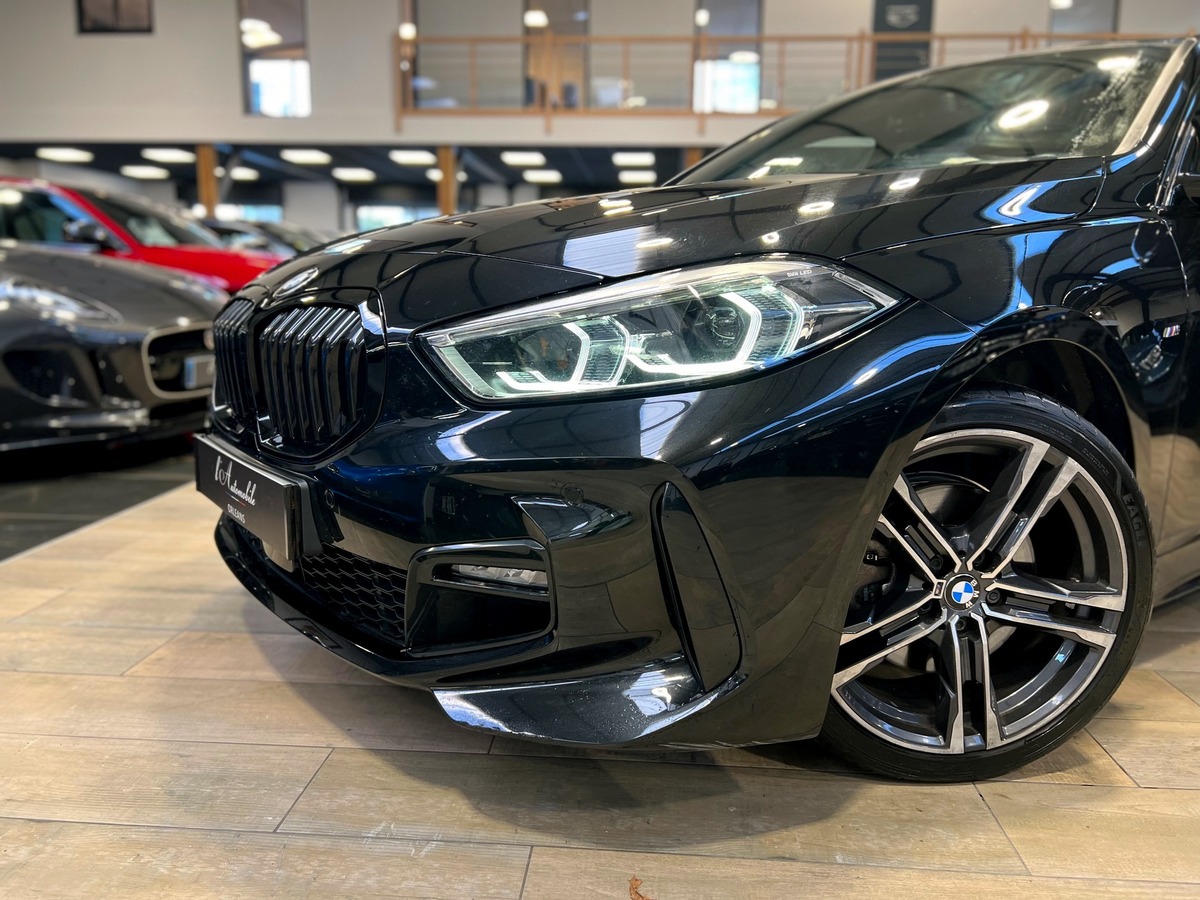 Bmw Série 1 (F40) 118D 150 BVA8 M SPORT BLACK SHADOW LINE