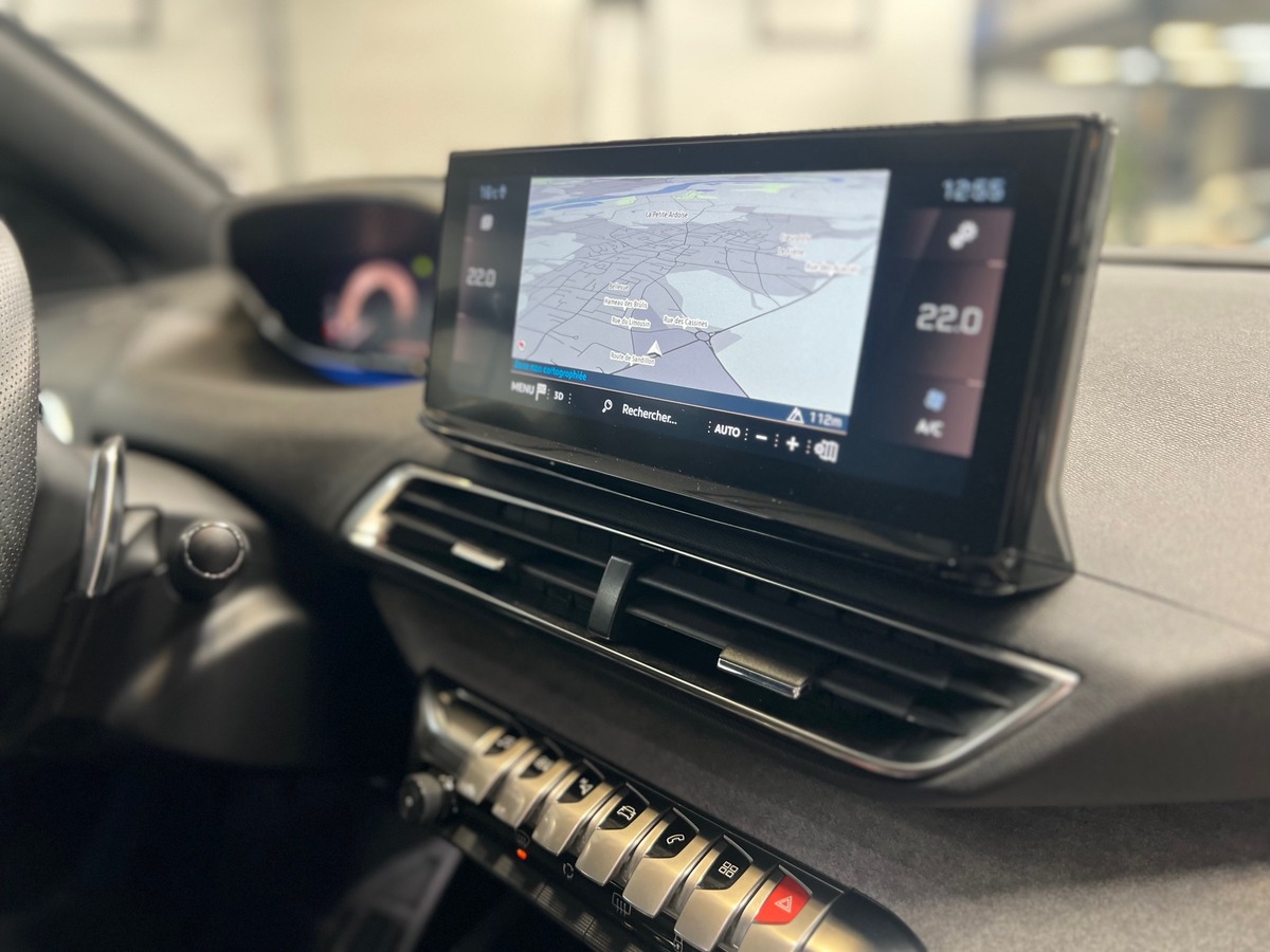 Peugeot 3008 II (2) GT 1.5 BLUEHDI 130 cv EAT8 S&S /TOIT PANORAMIQUE/CARPLAY/