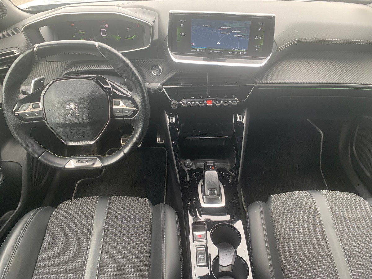 Peugeot 2008 GT | Caméra de recul | Phares avant LED | Reconnaissance panneaux de signalisation