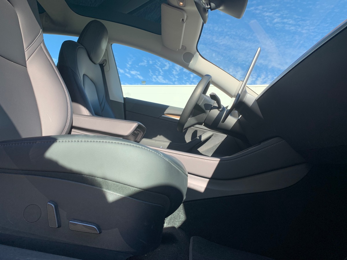 Tesla Model 3 283 ch | Caméra recul | Toit panoramique | GPS | Cuir | Sièges électriques chauffants