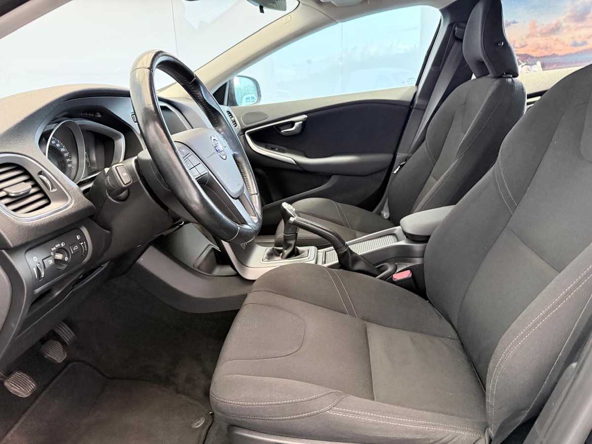 Volvo V40 1.6 D 115  KINETIC Première main