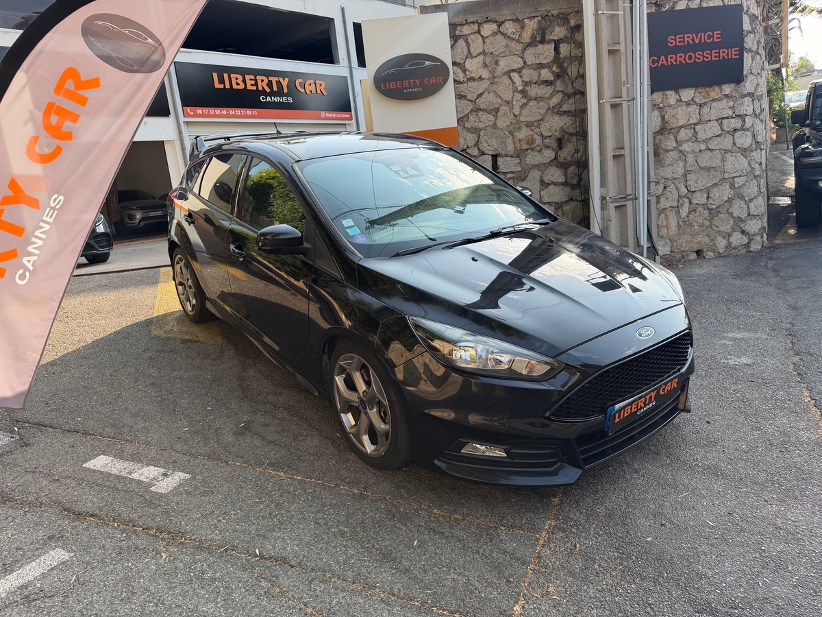 Ford Focus ST 2.0 Ti 250 CV /Pack RS /Volant Carbone/rétro intérieur Carbone / Siège Recaro/Phase 2