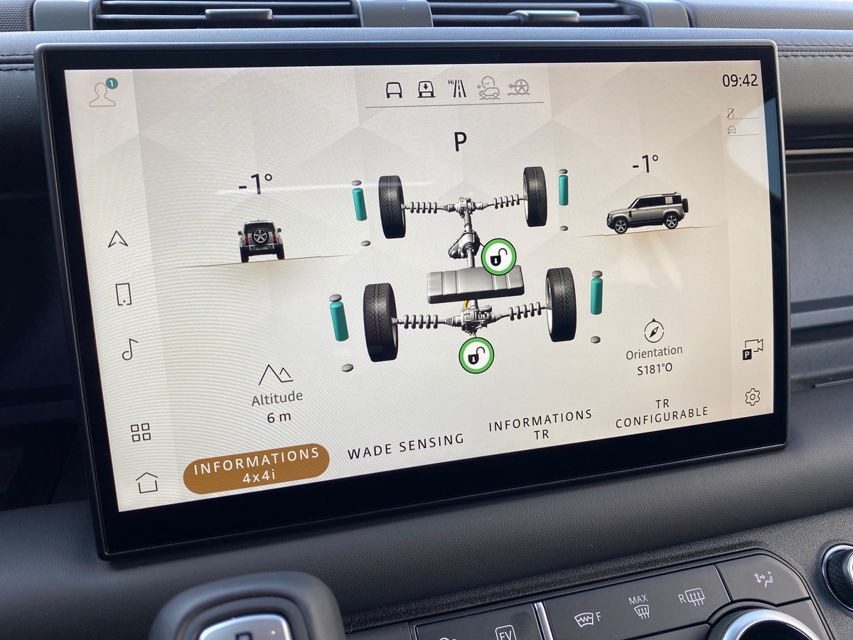 LAND ROVER DEFENDER 110 P400E HSE COUPE DU MONDE / 18850 KMS