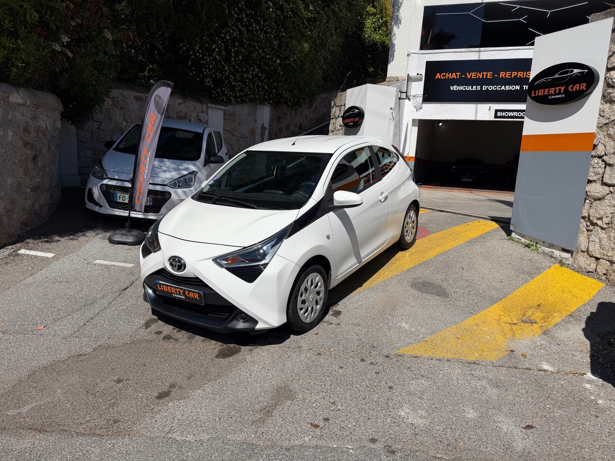 Toyota Aygo 1.0 VVTi 72 CV Boîte auto Phase 2 / KM Réel / Cim / écran / Caméra de recul