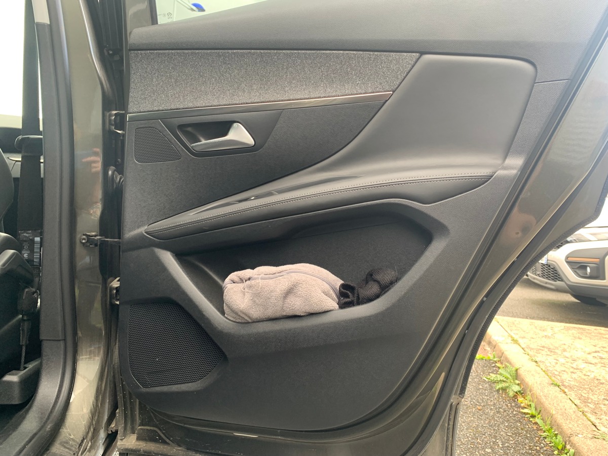 Peugeot 3008 130 ch | Allure | Toit ouvrant panoramique | Caméra recul | Attelage | Apple car play