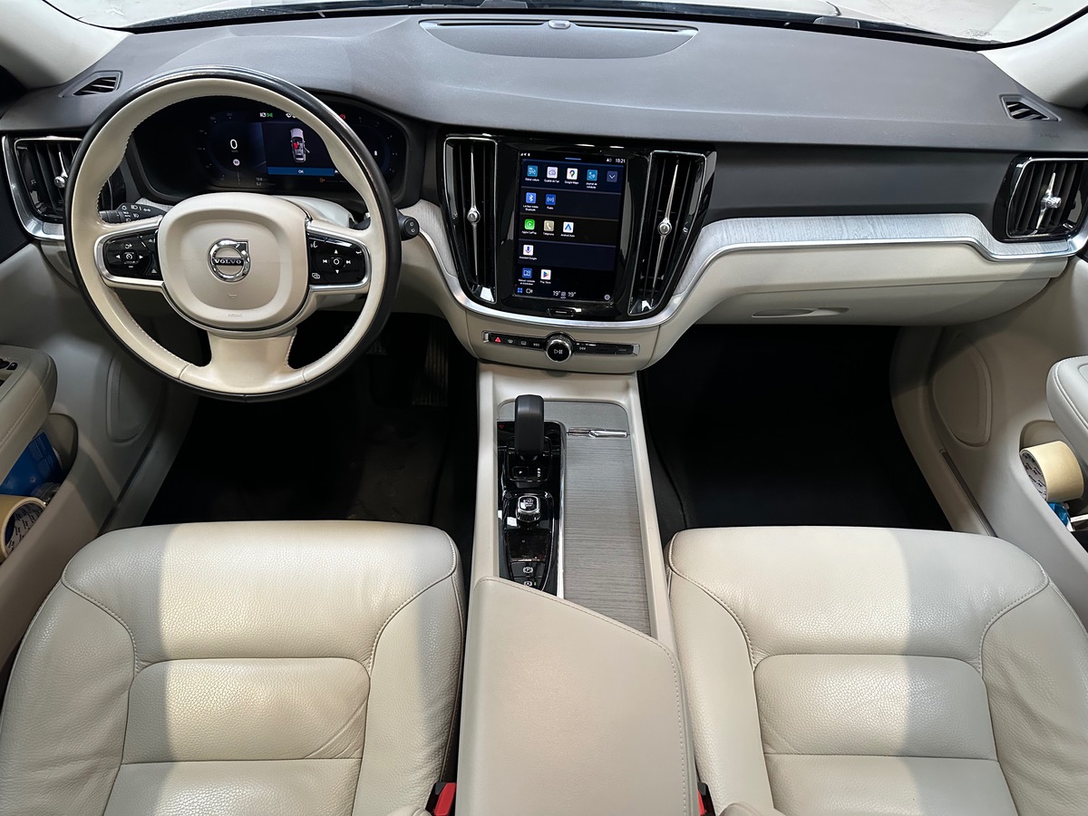 Volvo V60 II B4 197cv START GEARTRONIC 8 Entretient complet Volvo à jour