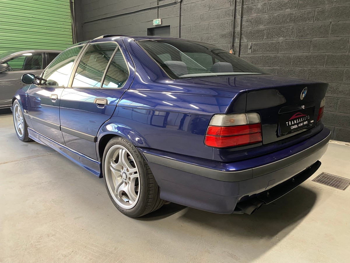 Bmw Série 3 E36 328i Berline Pack M individuel 193cv Toit Ouvrant
