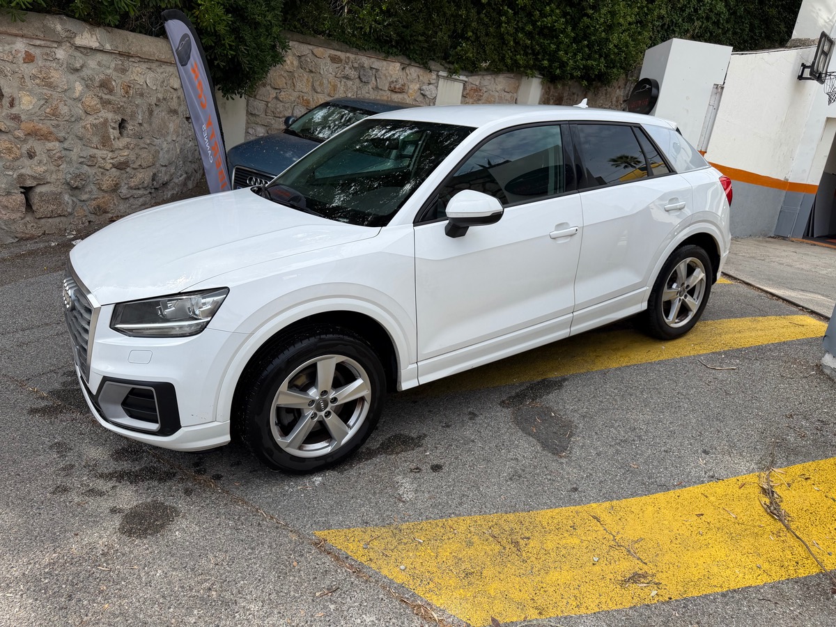 Audi Q2 TFSI 116 CV /  CarPlay / GPS / Boite Auto / Jantes / Sport Design