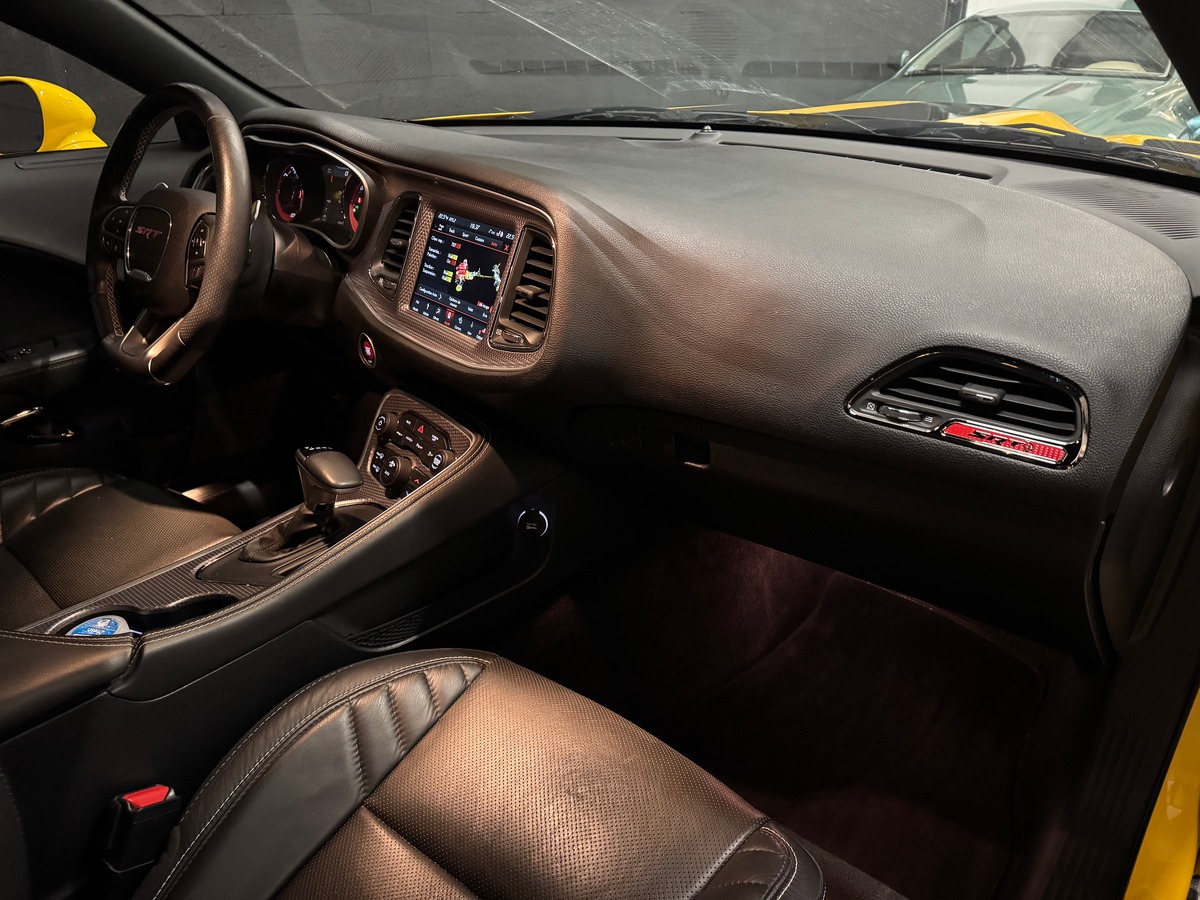 Dodge CHALLENGER SRT HELLCAT 6.2L 707 1ERE MAIN ORIGINE FRANCE