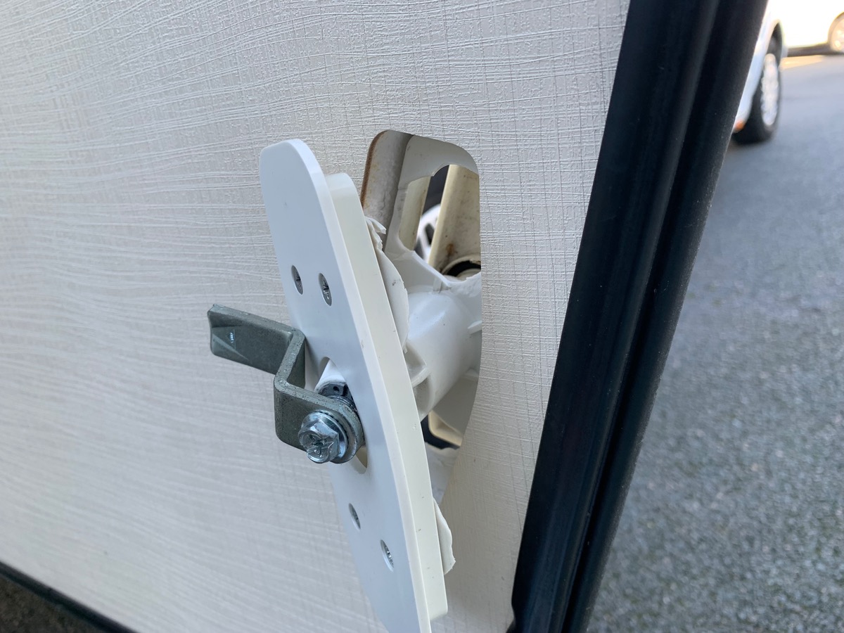 Ford Challenger 155 ch | 2,2 litres | GENESIS 288 EB Profilé | 3 Couchages | Caméra de recul