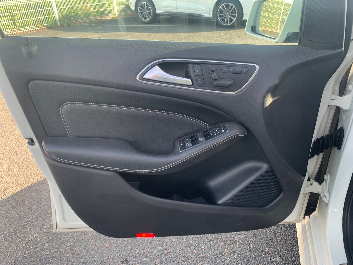 Mercedes-Benz Classe B 136 | Sport | Toit panoramique | Caméra recul | Régulateur | GPS | Attelage