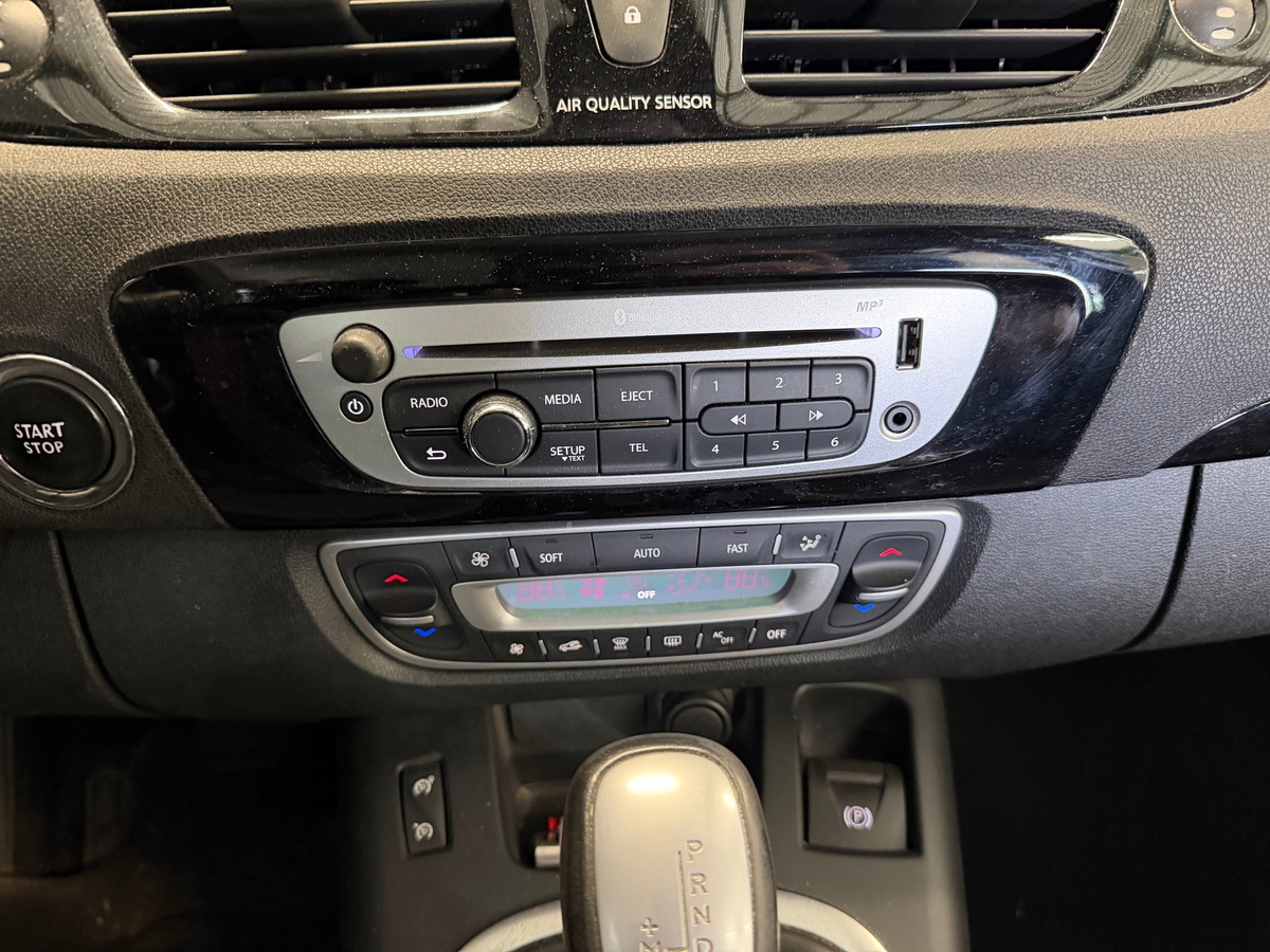 RENAULT Megane Scenic 1.9 dci EDC Bose 1ere Main / Kit distribution Ok
