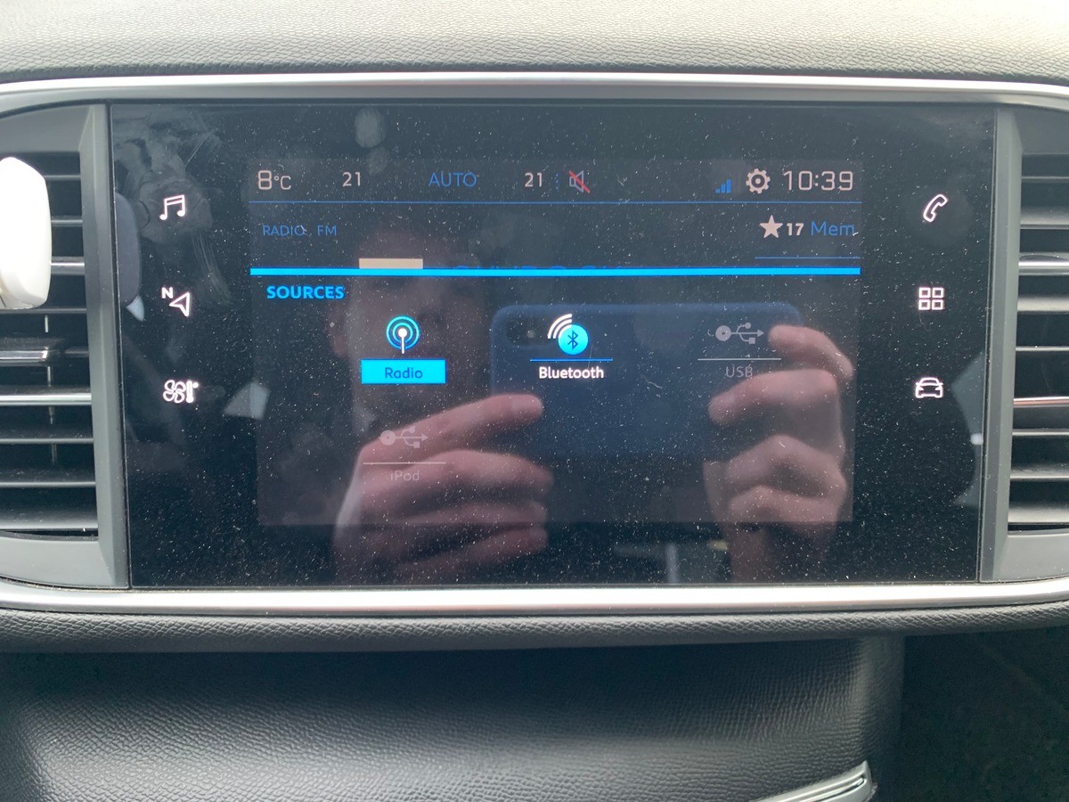 Peugeot 308 100 ch | Pack Attelage | Régulateur vitesse | Jantes Alu | Radar stationnement arriére