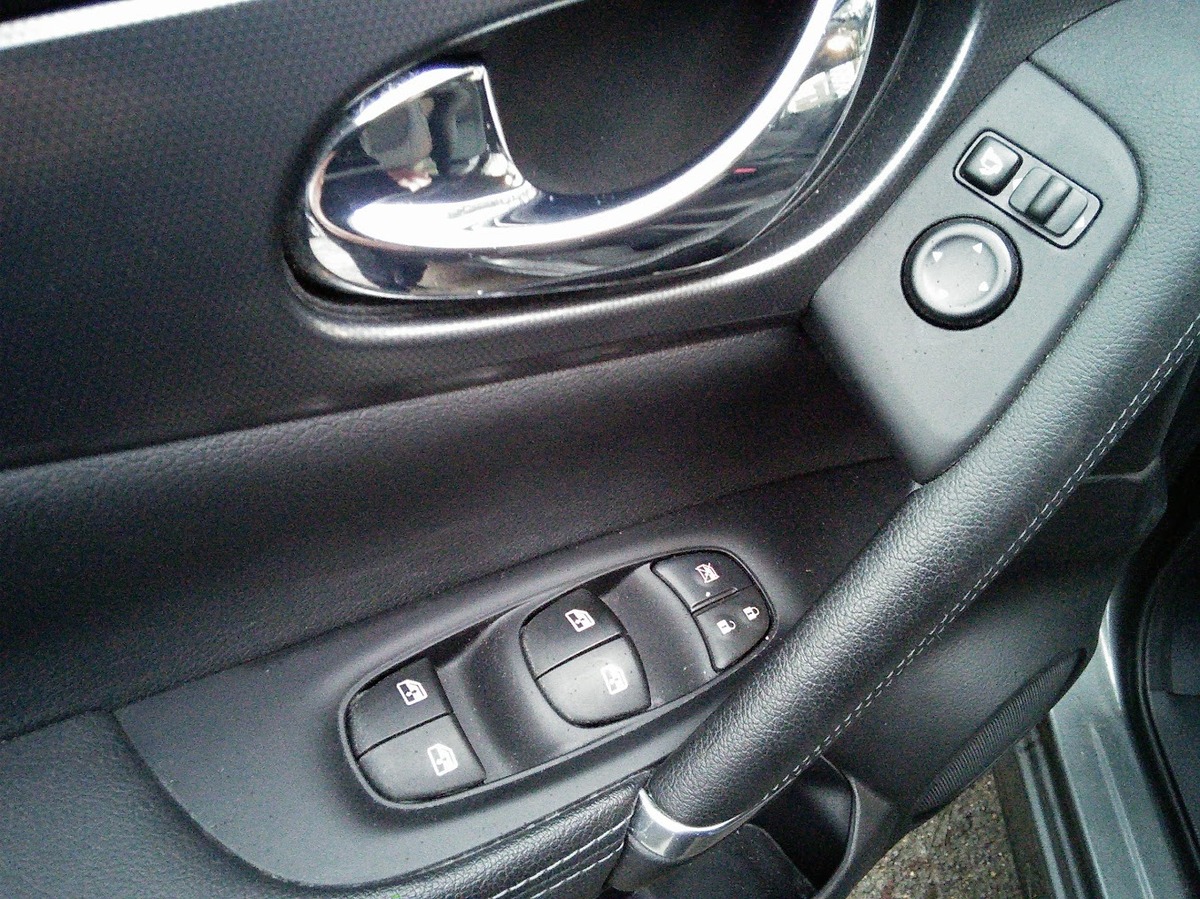 Nissan Qashqai 1.3 DIG-T 140 TEKNA TOIT PANORAMIQUE