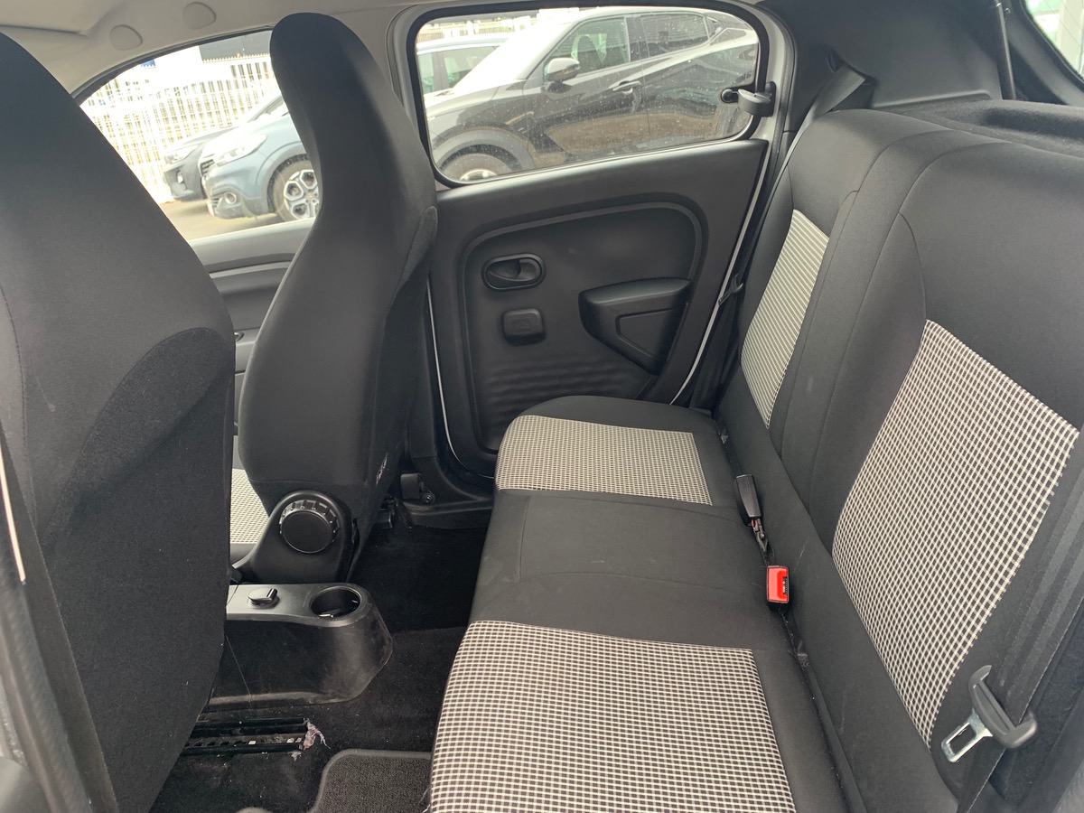 RENAULT Twingo LIFE | Radio Connect R&Go + support téléphone | Limiteur de vitesse.