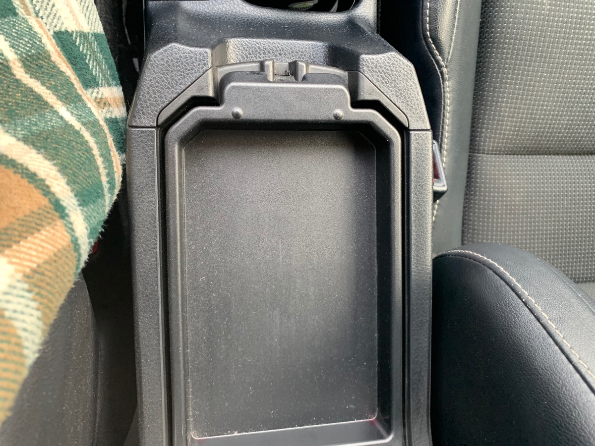 Toyota RAV4 143 | DESIGN | D-4D | 2WD | GPS | Caméra recul | Sièges avant sport | Régulateur vitesse