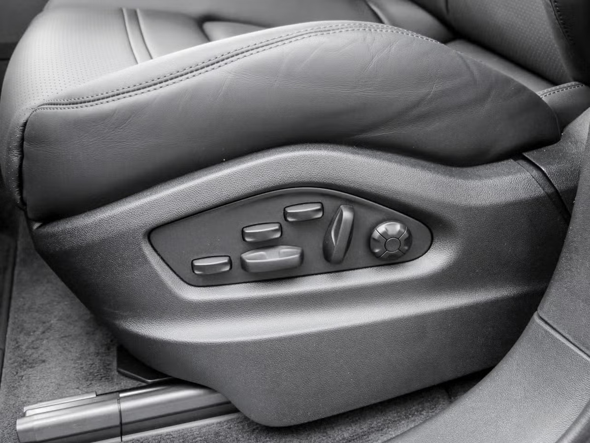Porsche Cayenne Coupé E-Hybrid 2024 470ch Craie
