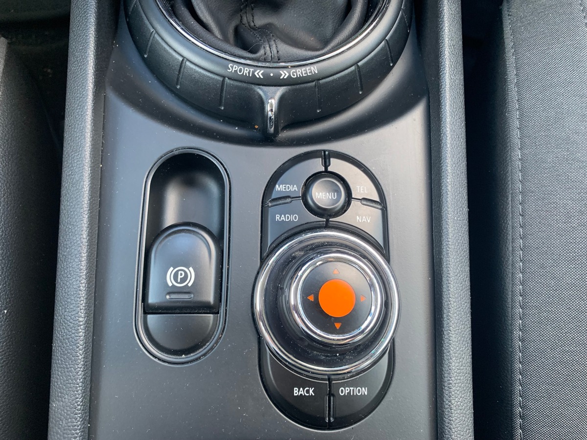 Mini Mini 5 Portes 136 | Cooper | Mode Sport | Sièges chauffants | GPS | Régulateur vitesse | Radars