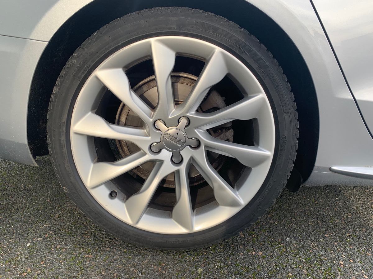 Audi A5 204 ch | S-LINE | Caméra de Recul | Intérieur Cuir | Toit Vitré | Régulateur de Vitesse