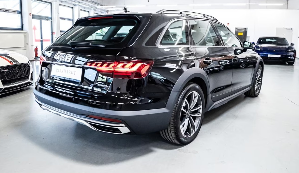 Audi A4 Allroad V 40 TDI 204ch Avus quattro S tronic 7 Attelage Phares LED matrix Caméra