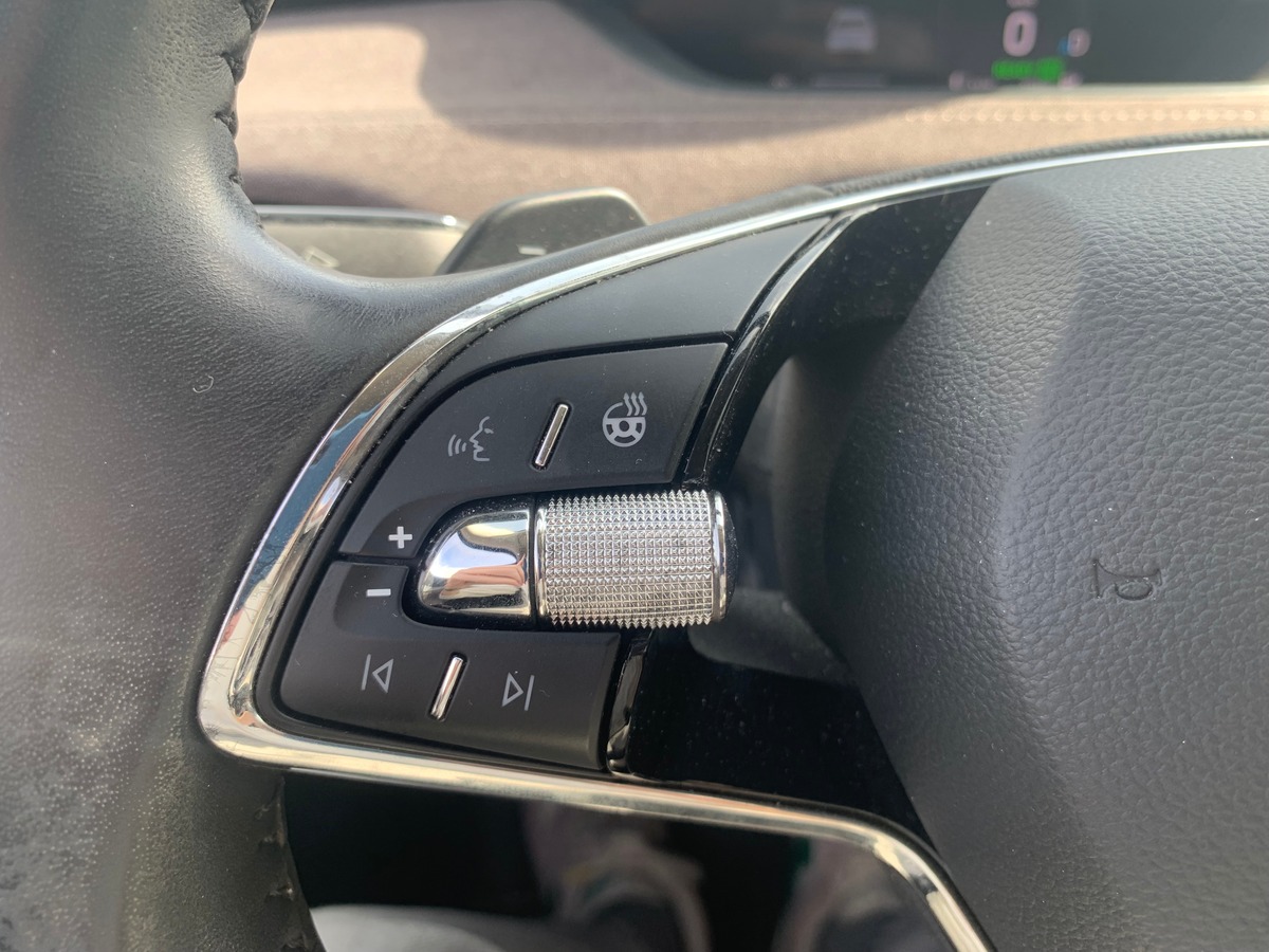 Skoda Enyaq 180 chevaux | iV60 | Apple car Play | Régulateur vitesse adaptatif | Siéges chauffants