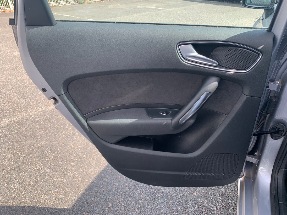 Audi A1 95 | Ultra | GPS | Régulateur de vitesse | Radar stationnement avant arriére | Climatisation