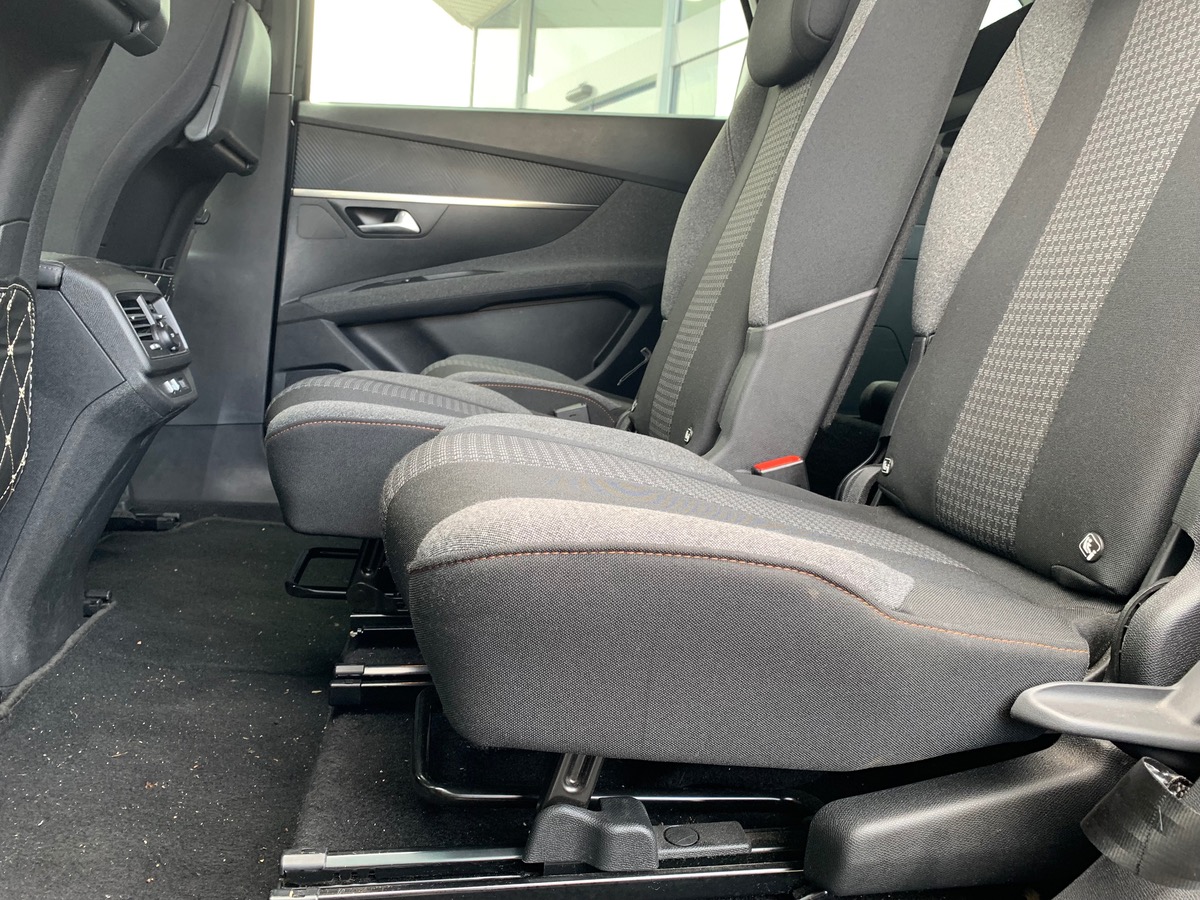 Peugeot 5008 130 ch | 7 Places | Active Pack