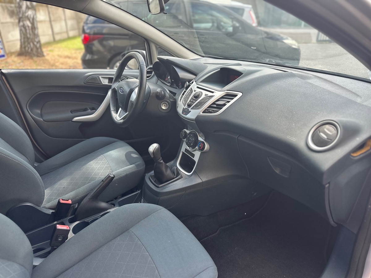 Ford Fiesta 1.2 85 CV trend 4XCBLEU 