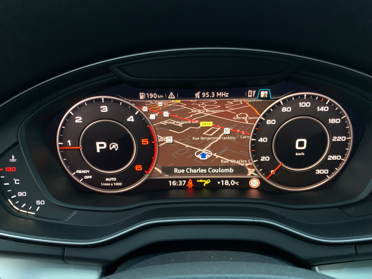 Audi Q5 190 ch | S-line | Virtual Cockpit | Caméra de recul | Coffre électrique | Attelage